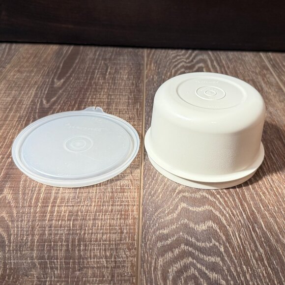 Tupperware Divided Snack and Dip Tray with Bowl - Picture 14 of 16